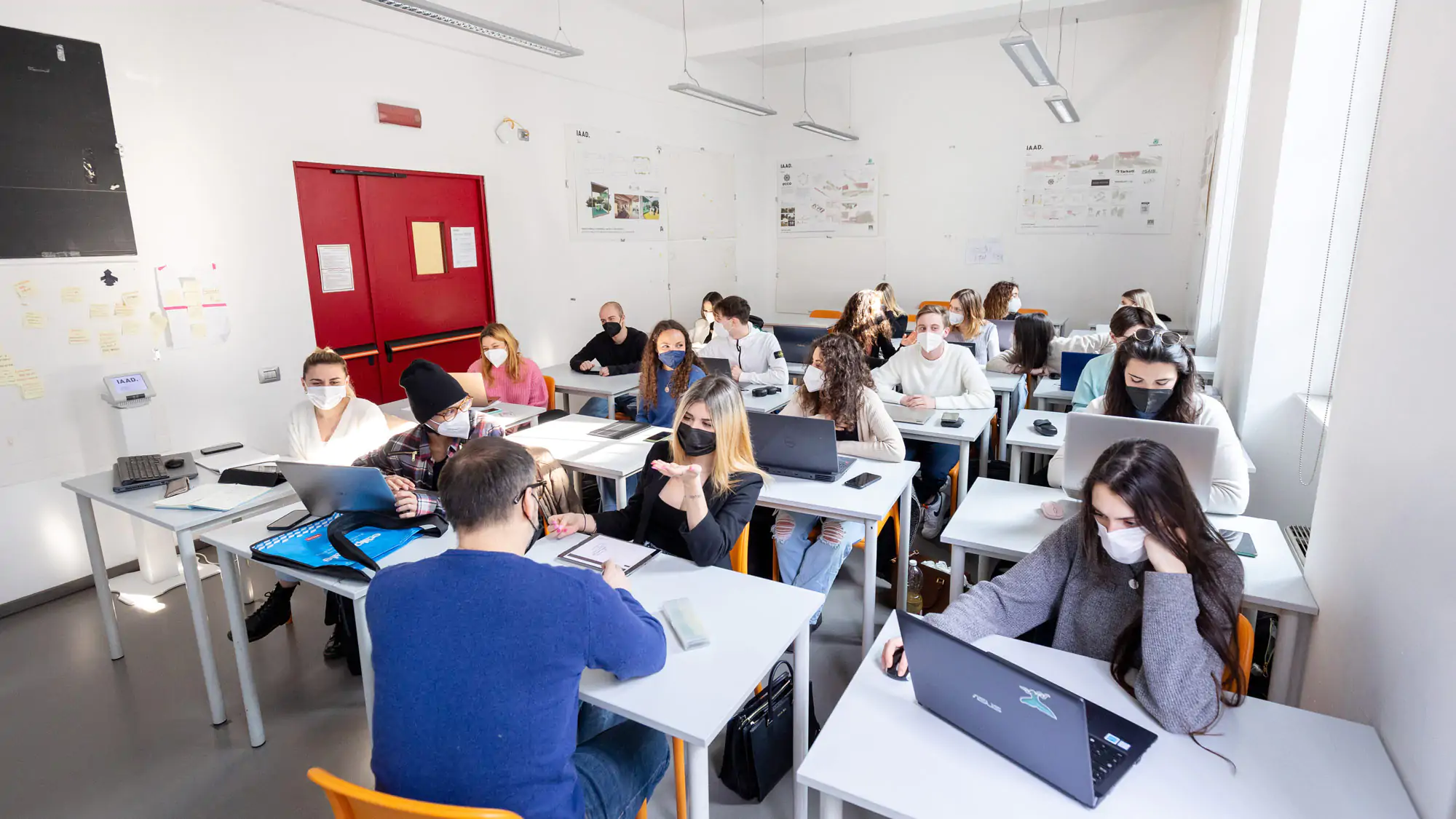Una delle classi durante una lezione del corso IAAD. in Interior design