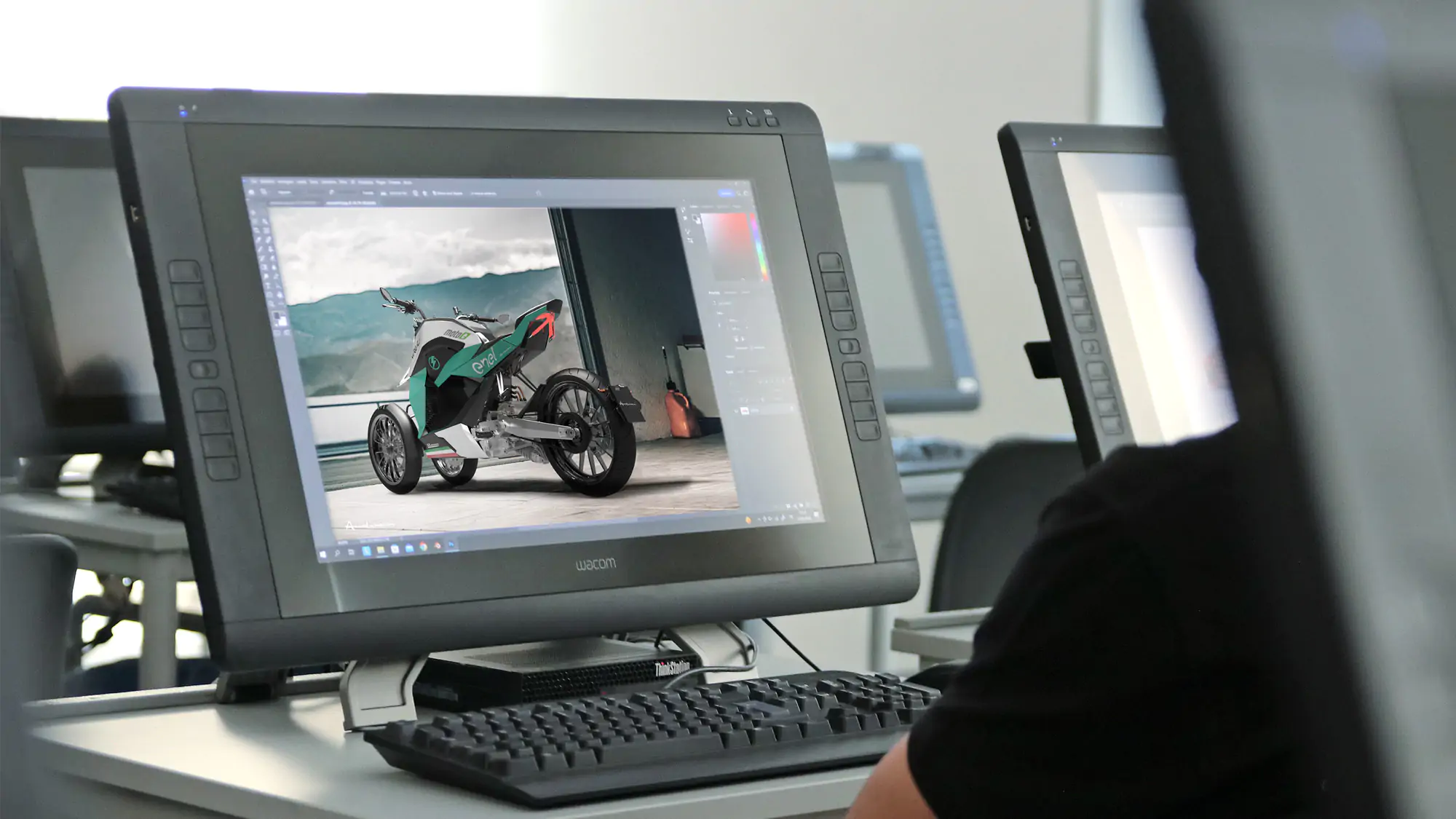 Un disegno di una moto realizzato al computer durante un corso dello IAAD.